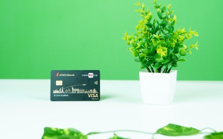 MakeMyTrip ICICI Bank Signature Credit Card Review